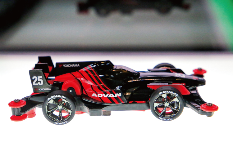 ミニ四駆 ADVAN シャドウシャーク リミテッド